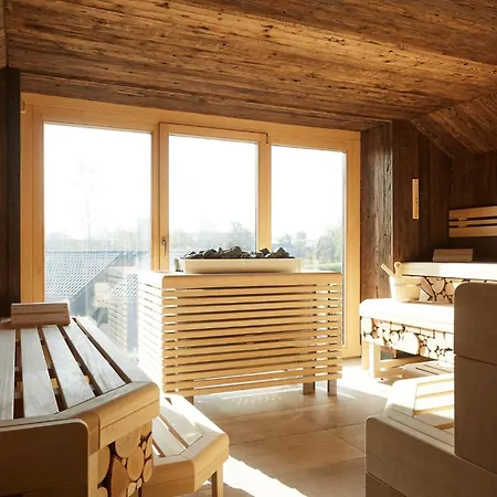 Binnendiek Haus 3 4 *